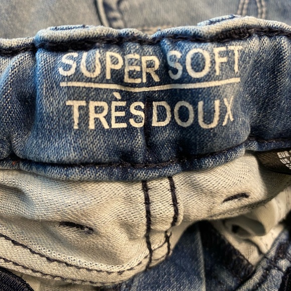 Denim kids jeans.  Size 4–5.  Super soft, elastic waist with adjustment bands - Picture 7 of 11